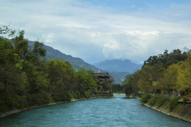 20170721文一·塘溪津门成都文化之旅中宣软文配图七:都江堰风景.png